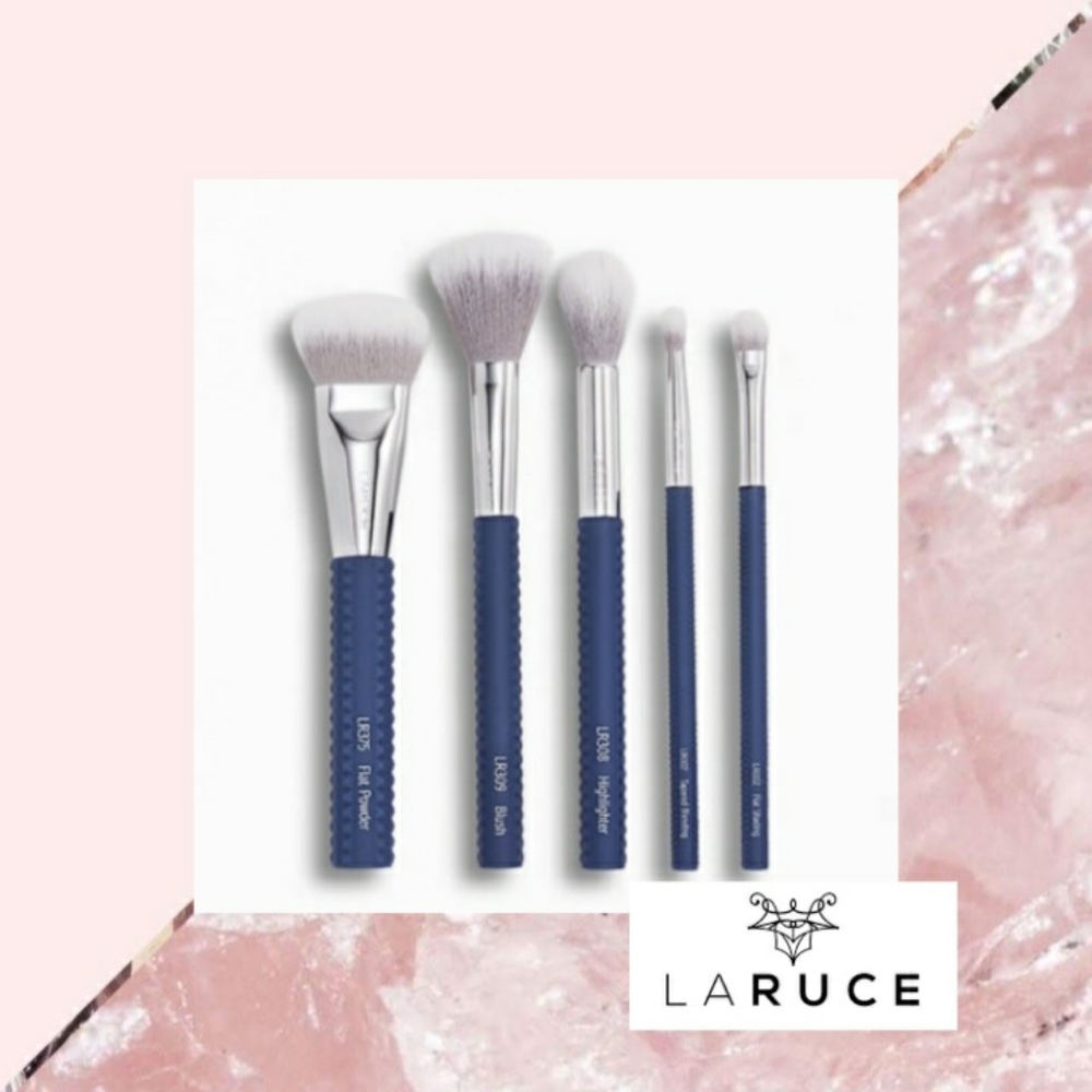 LARUCE BEAUTY Cheek & Eyes Brush Set in Denim Blue